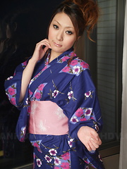 Alluring Yuka Kurosawa strips and teases good