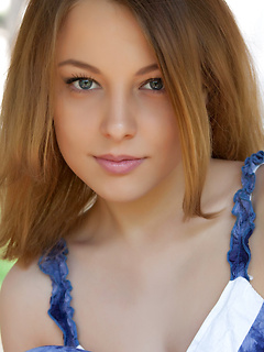 teen model Nikia A